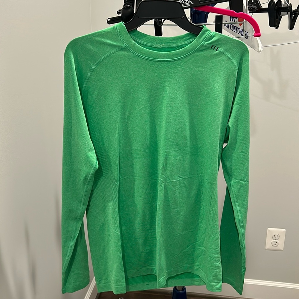 Men’s medium long sleeve.